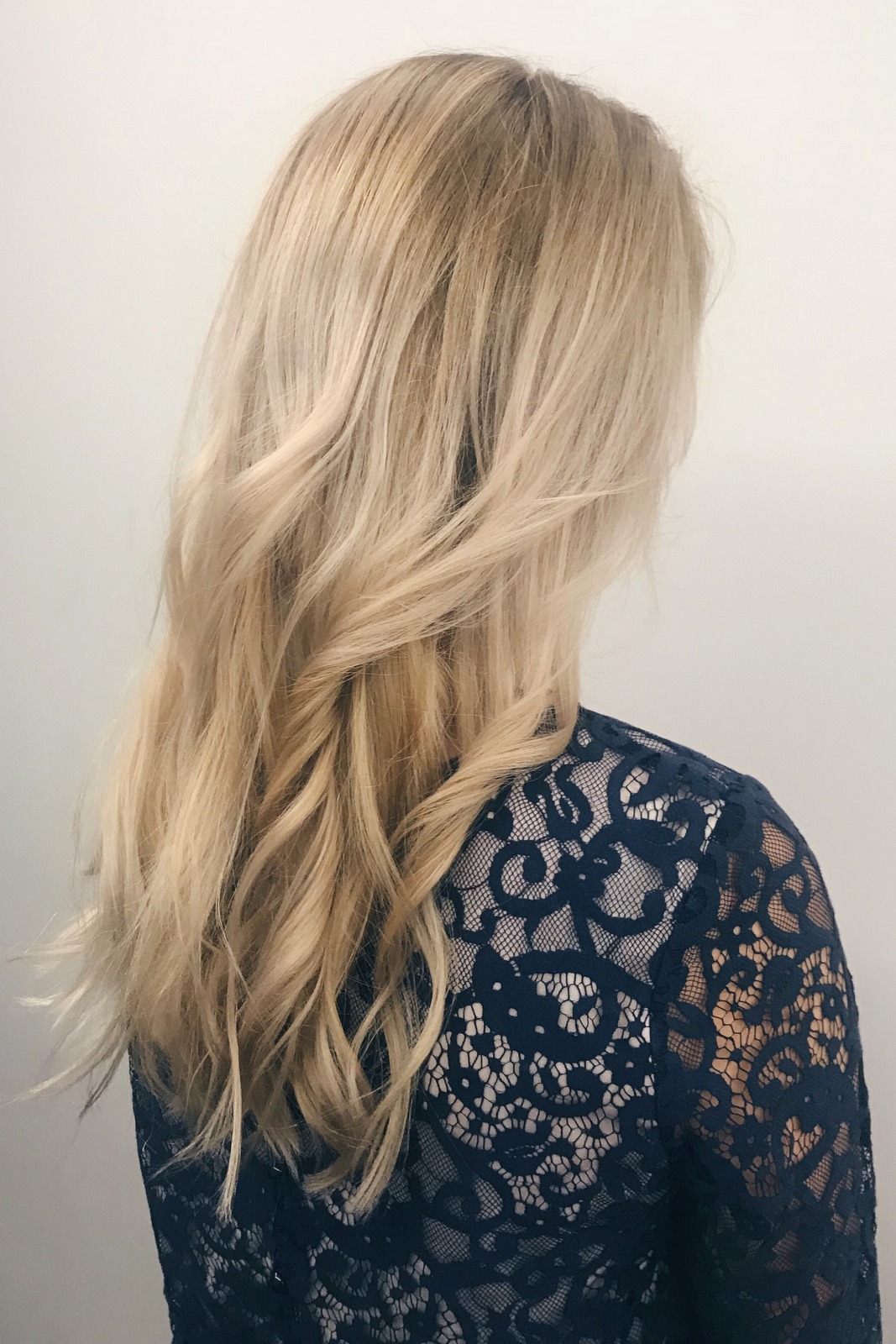 Madeline Salchow Blogger Erfahrungen Balayage Olaplex Blond Friseur Hamburg Mrs. Brightside