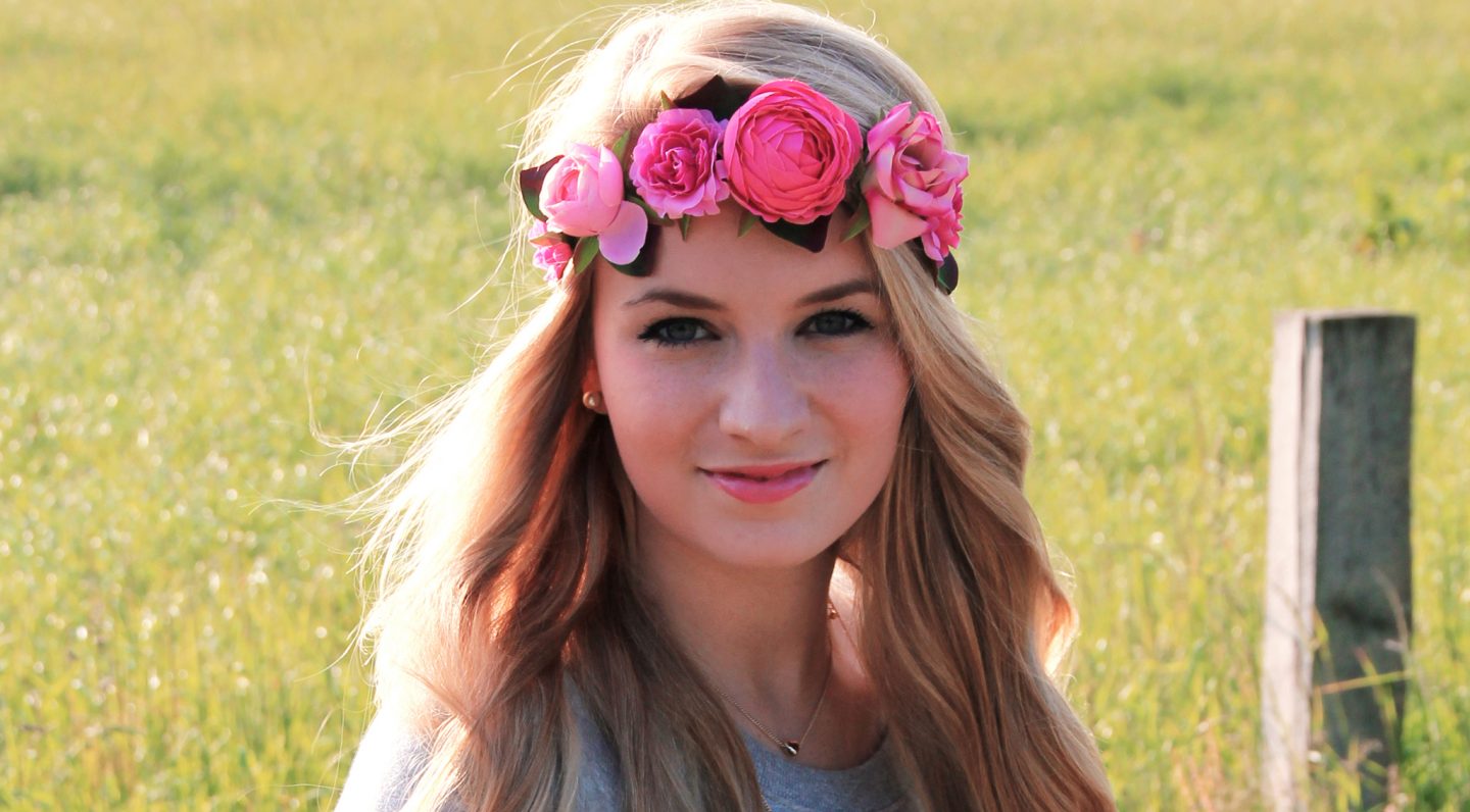 Outfit: Flower Crown