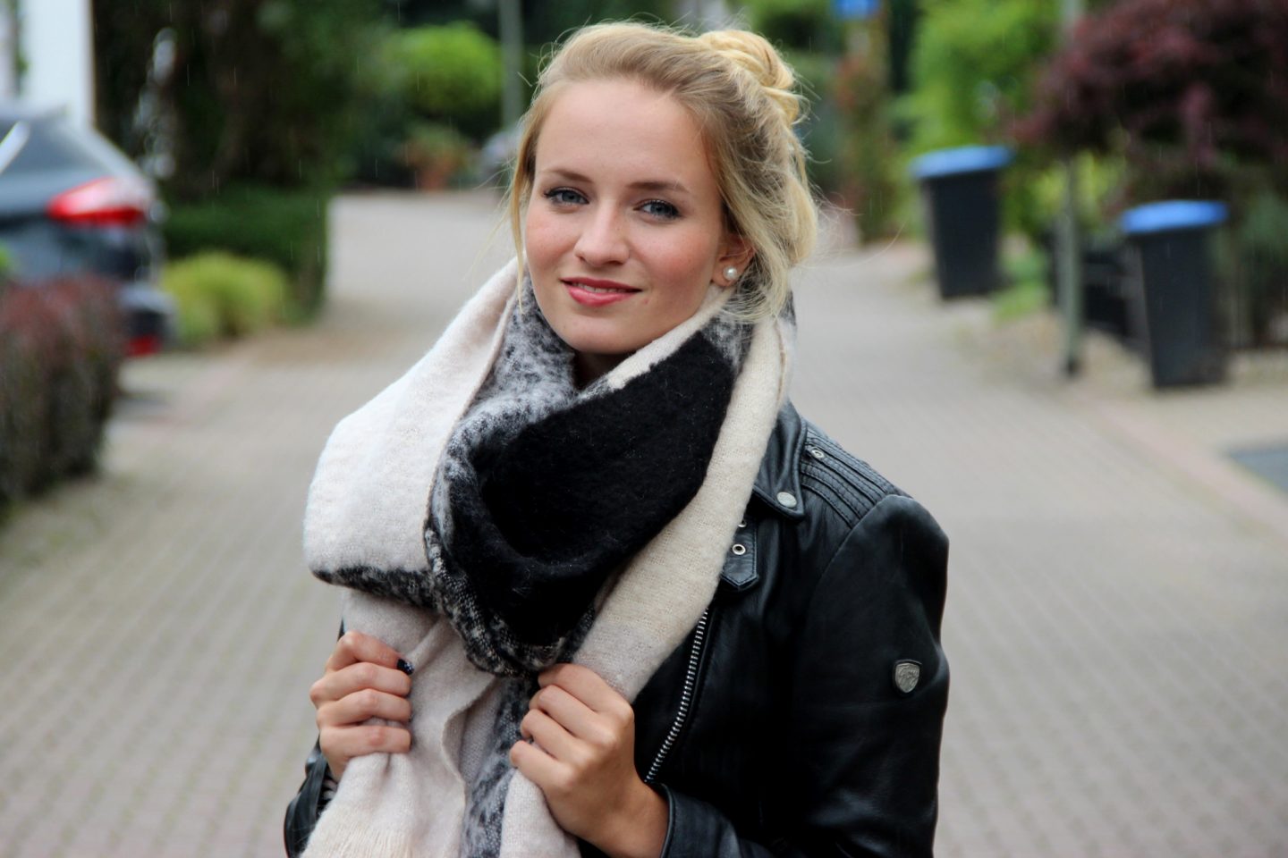 Outfit: Oversized Scarf & Longshirt