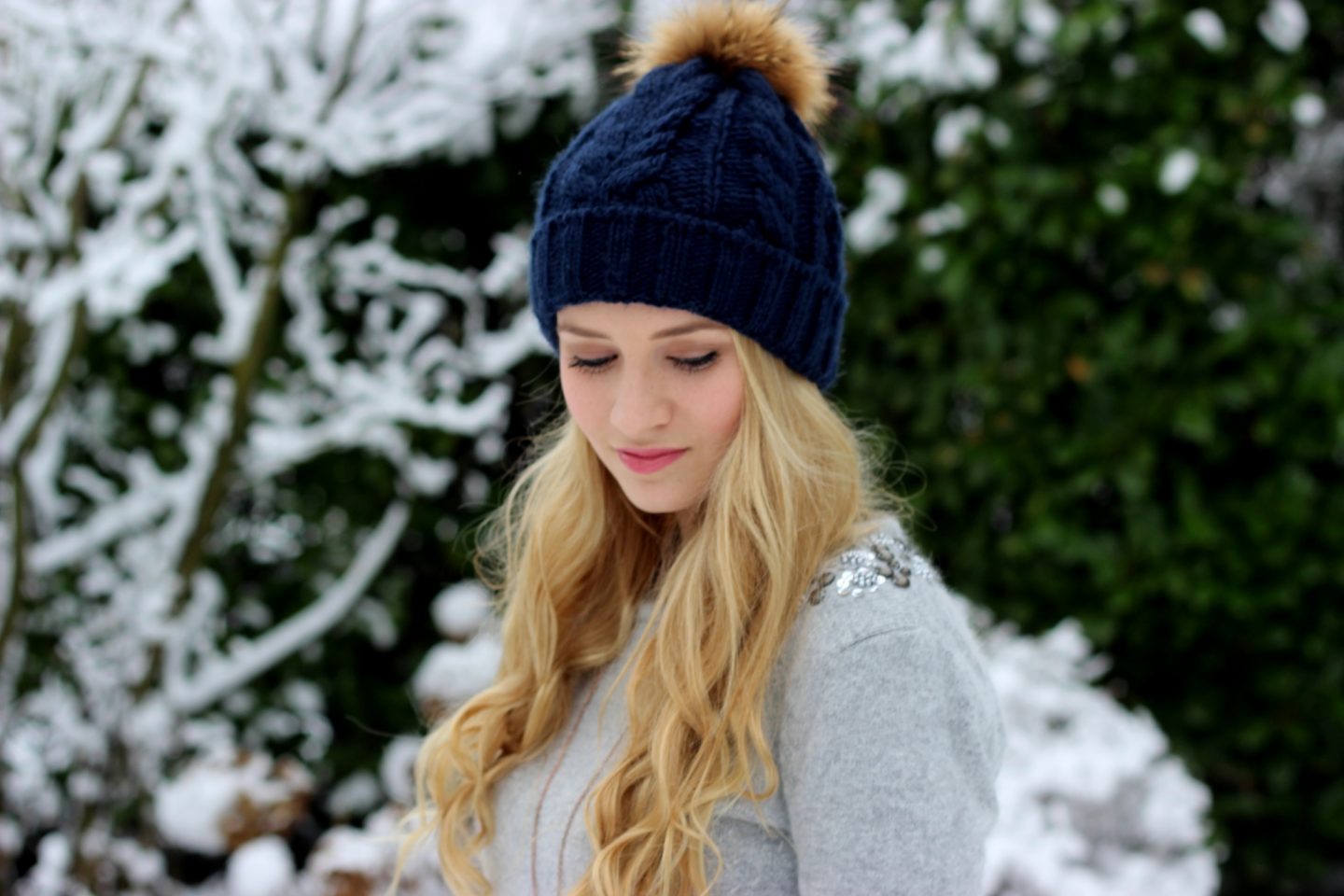 Outfit: Late Present – Snow!