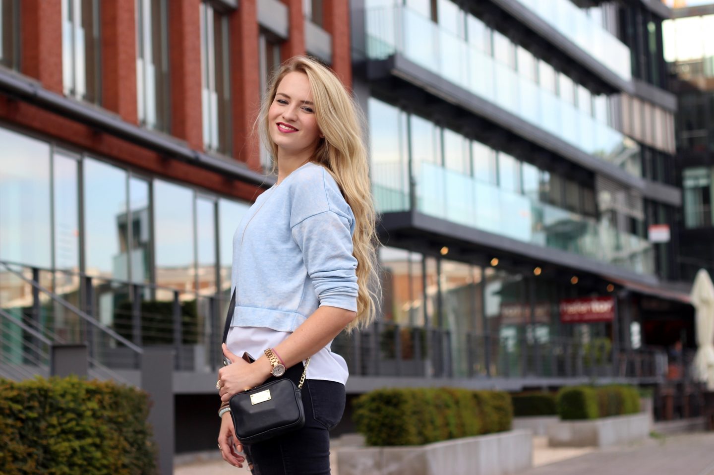 Outfit: Cloudy Crop-Sweater