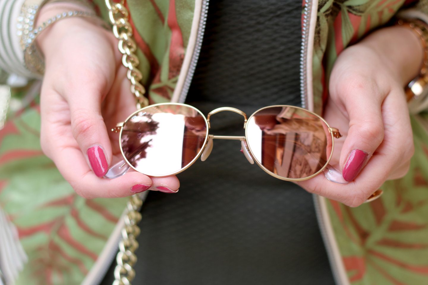 Outfit: Palmtree Bomber Jacket & Ray-Ban Round Metal