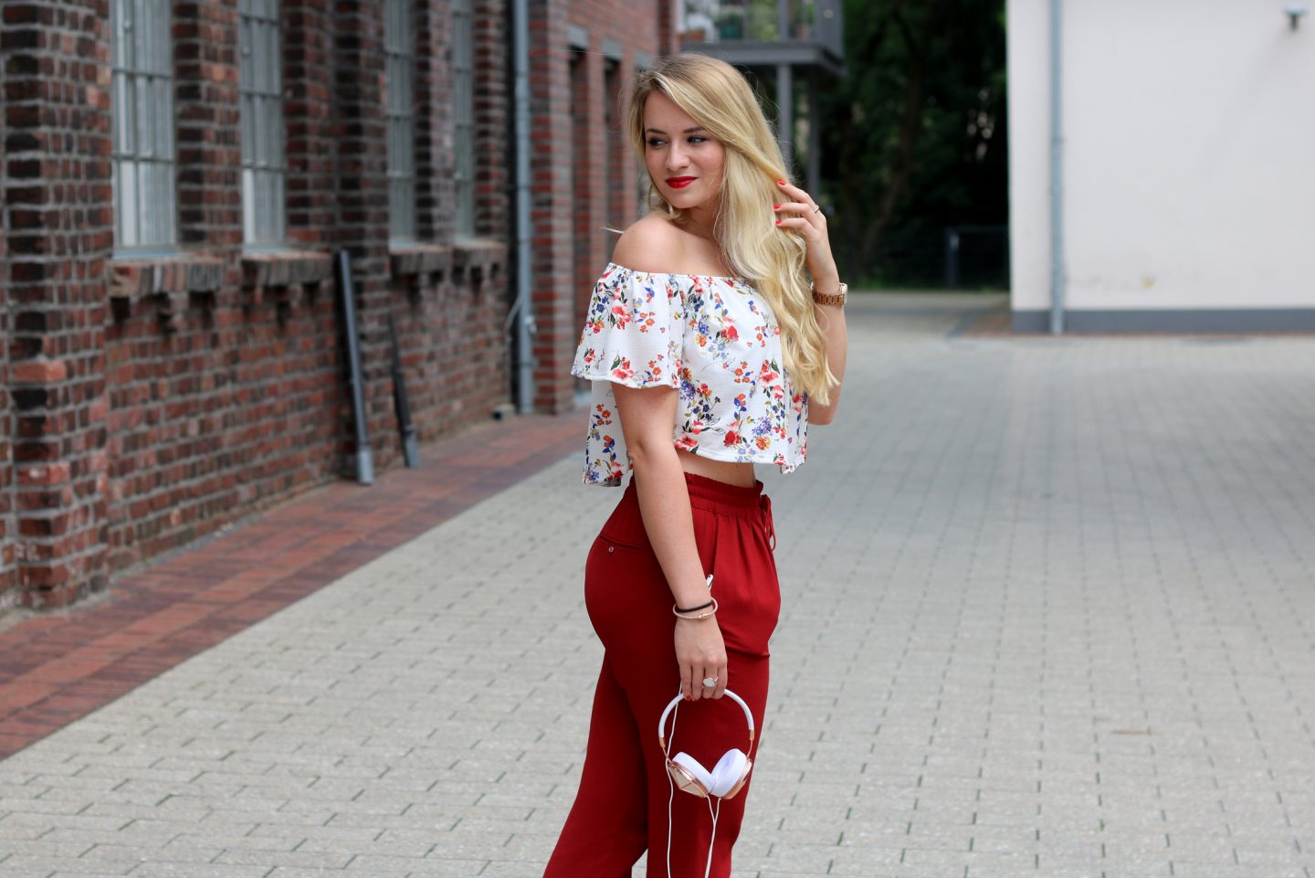 Outfit: Frends Headphones Early Summer Look