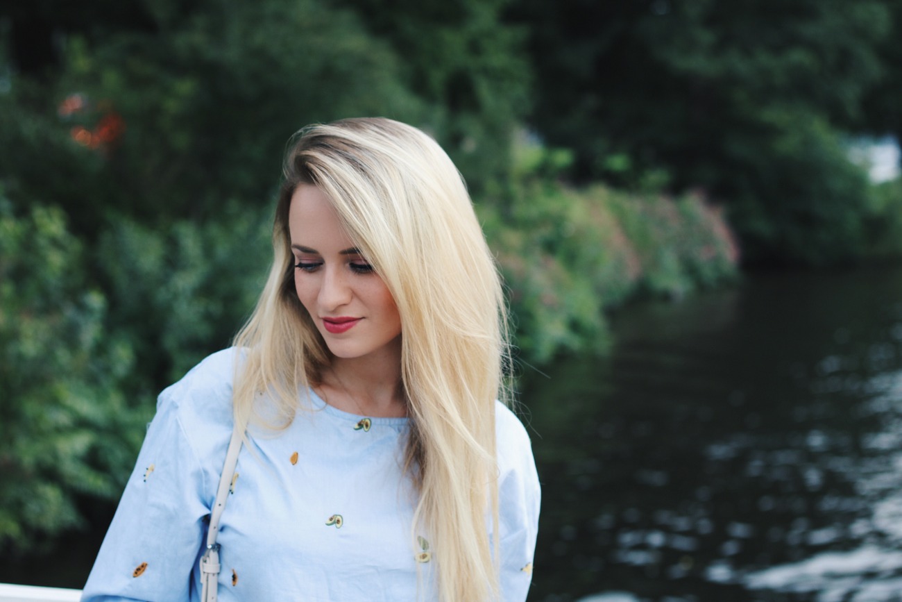 Outfit: Rückenfreie Zara Bluse mit Avocado Print & 1 Jahr in Hamburg {Resümee}