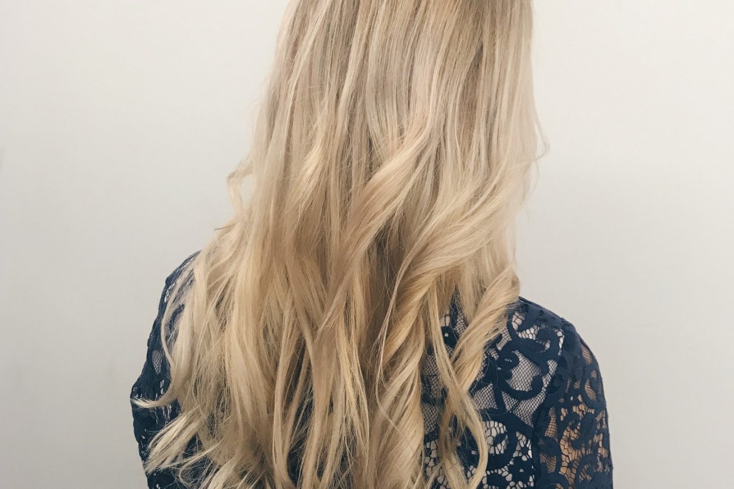Madeline Salchow Blogger Erfahrungen Balayage Olaplex Blond Friseur Hamburg Mrs. Brightside