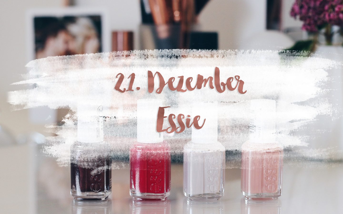 Blogger-Adventskalender  Türchen 21: Essie 🎄🎁 + Blogging under the Mistletoe